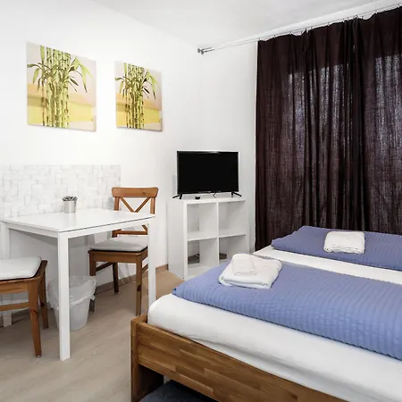 Casa de hóspedes Genat 3*